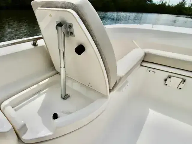 Boston Whaler 27 Vantage