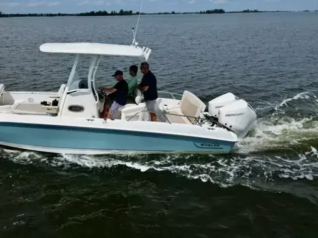 Boston Whaler 27 Vantage