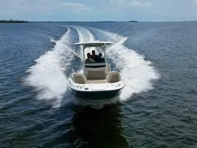 Boston Whaler 27 Vantage