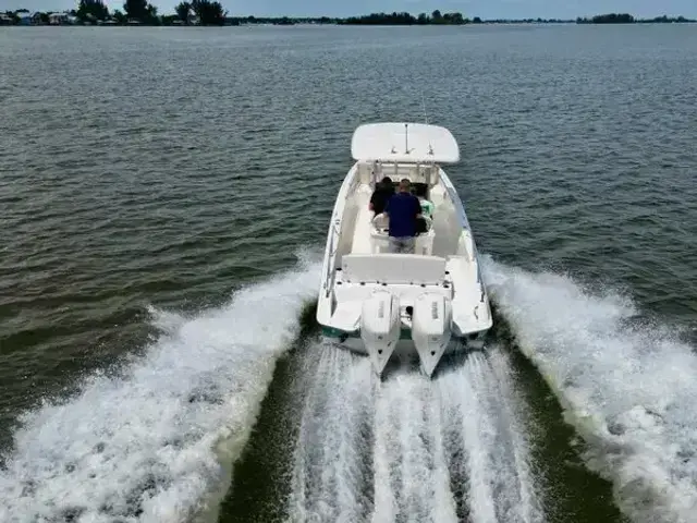 Boston Whaler 27 Vantage