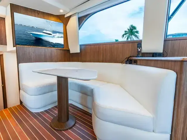 Viking Yachts 52 Convertible