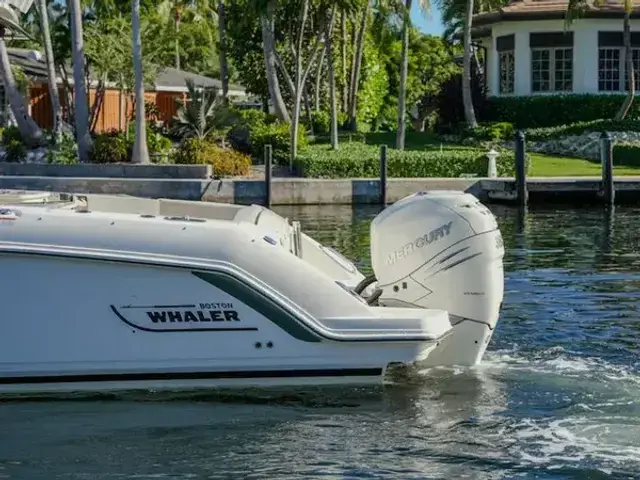 Boston Whaler 32