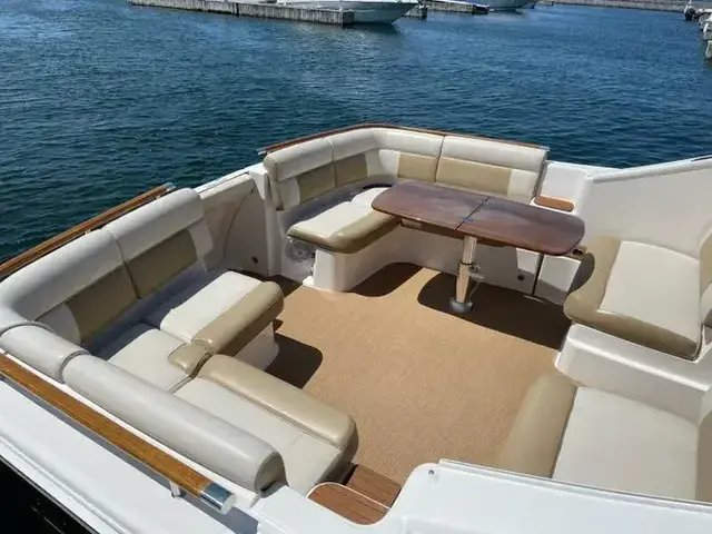 Tiara Yachts 31