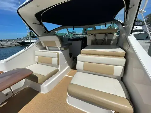 Tiara Yachts 31