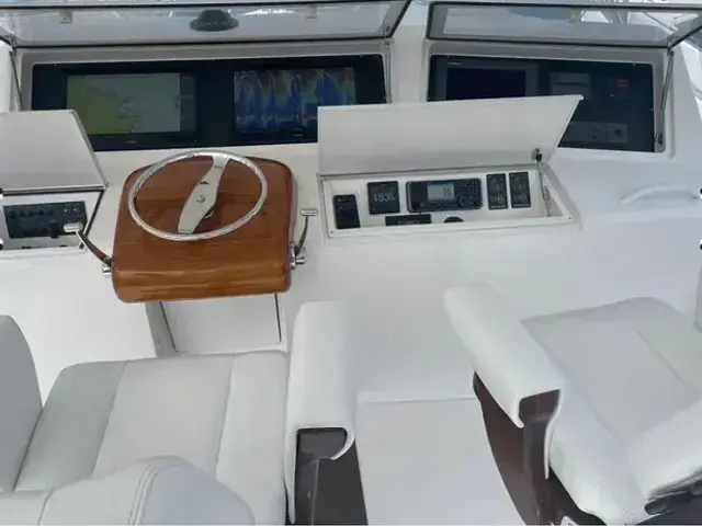 Viking Yachts 54 Convertible