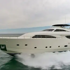 2003 Ferretti Yachts 94