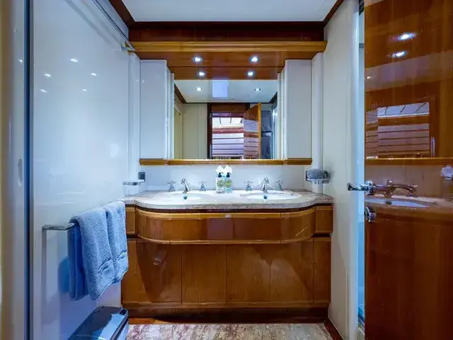 Ferretti Yachts 94