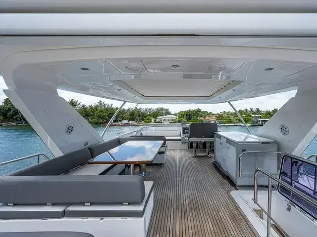 Azimut 72