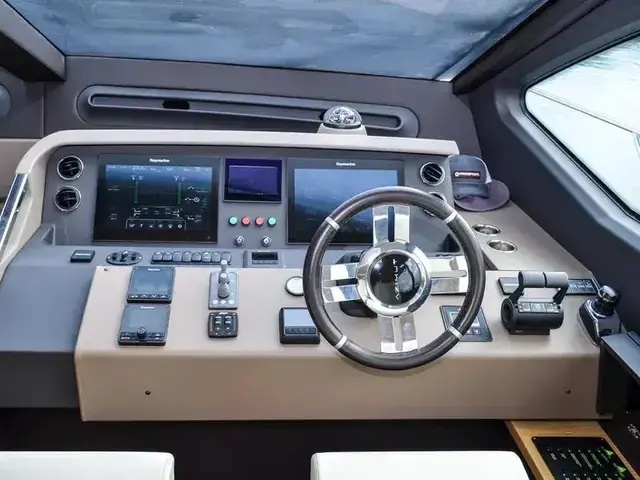 Azimut 66