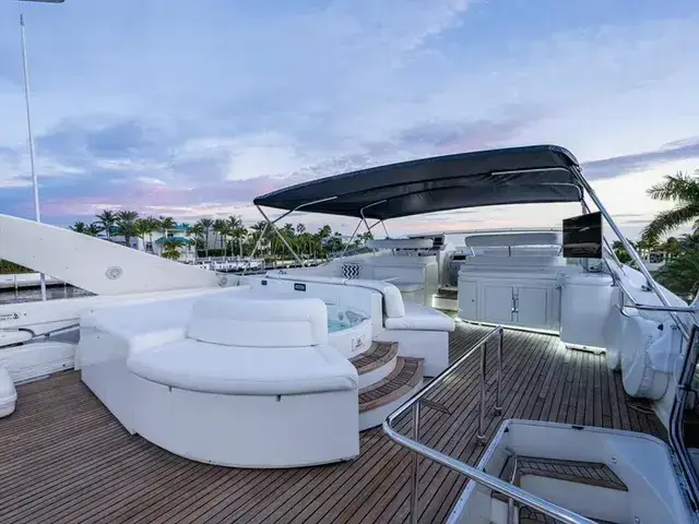 Ferretti Yachts 94