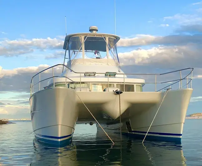 2002 Lagoon power 43