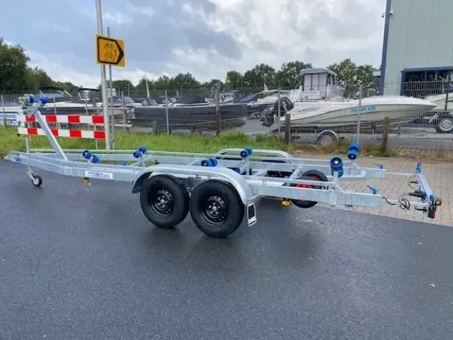 Vlemmix 2700 kg trailer 700