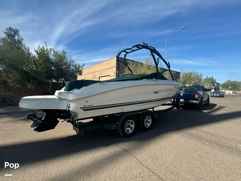 2001 Sea Ray 230 signature