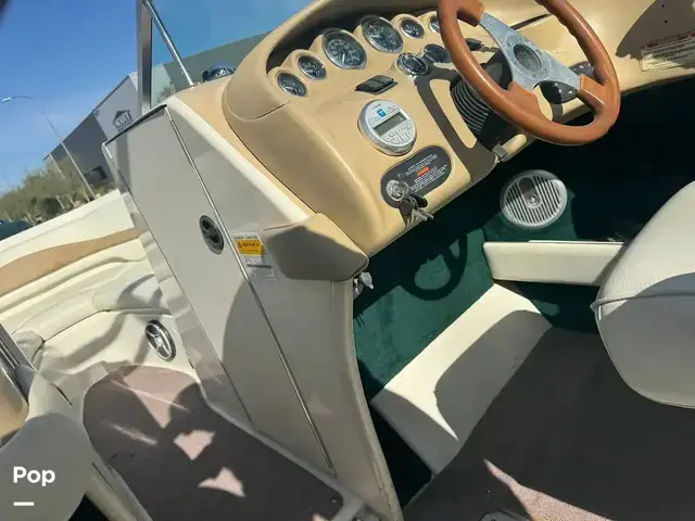 Sea Ray 230 Signature