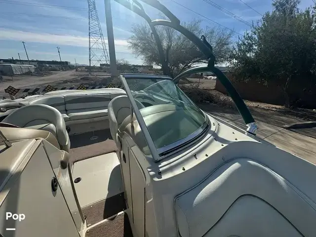 Sea Ray 230 Signature