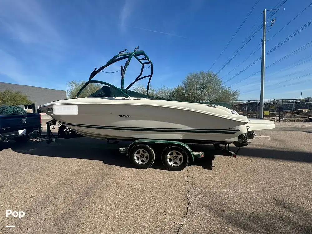 2001 Sea Ray 230 signature