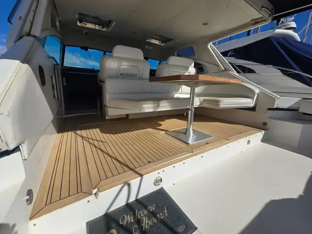 Sea Ray 460 Express Cruiser