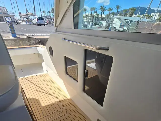 Sea Ray 460 Express Cruiser