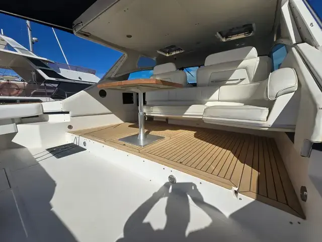 Sea Ray 460 Express Cruiser