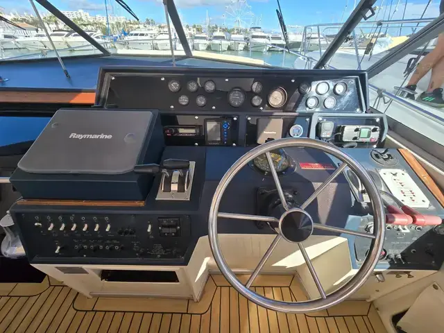 Sea Ray 460 Express Cruiser