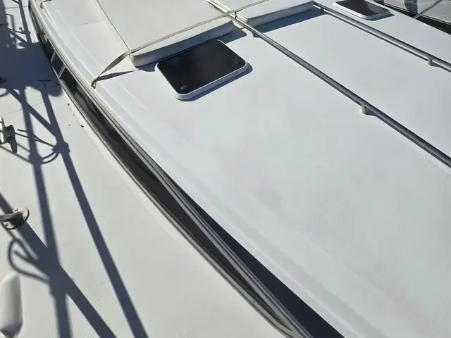 Sea Ray 460 Express Cruiser