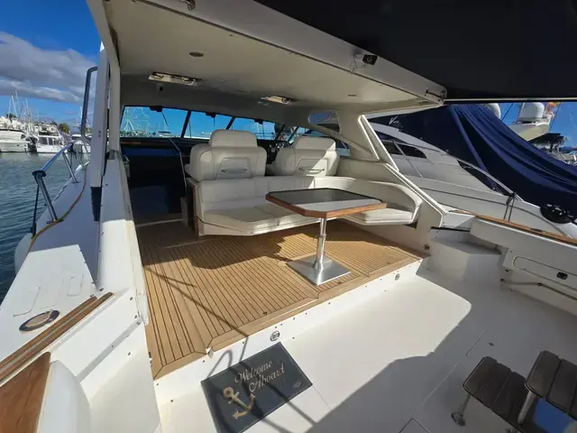 Sea Ray 460 Express Cruiser