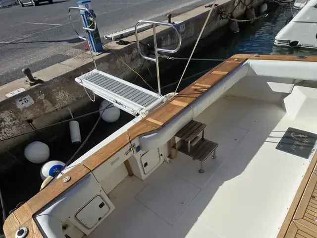 Sea Ray 460 Express Cruiser