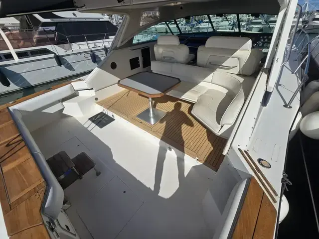 Sea Ray 460 Express Cruiser