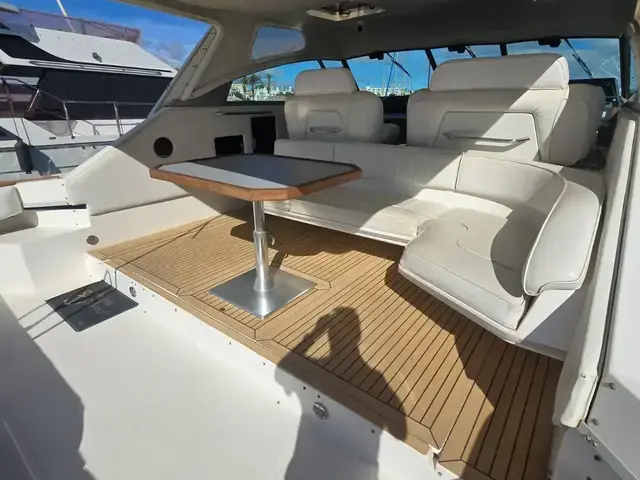 Sea Ray 460 Express Cruiser