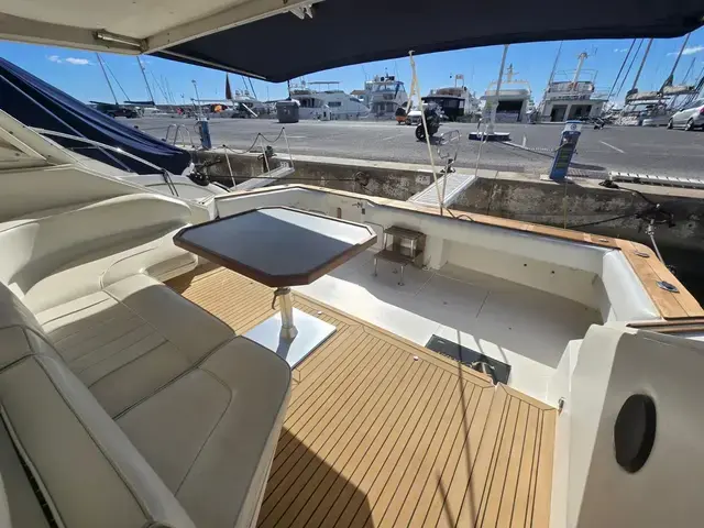 Sea Ray 460 Express Cruiser