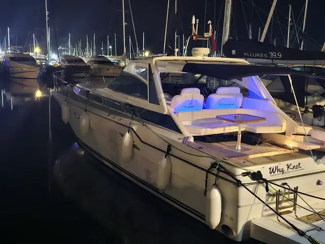 Sea Ray 460 Express Cruiser