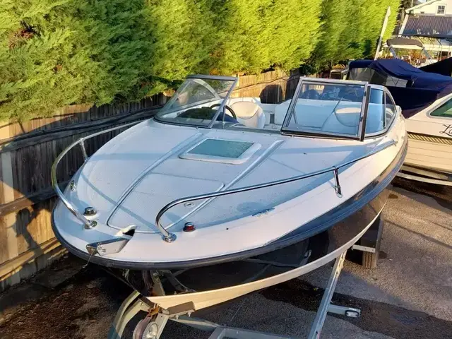 Bayliner 652 Cuddy Cabin