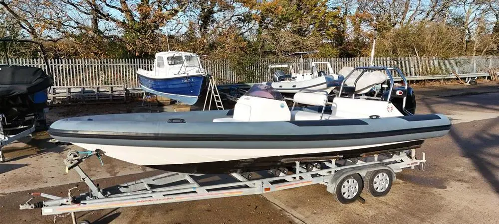 1995 Lagoon 715