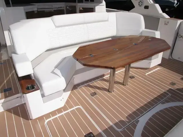 Tiara Yachts LS