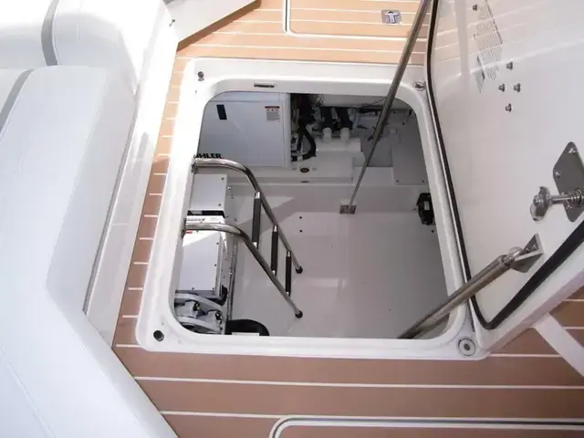 Tiara Yachts LS