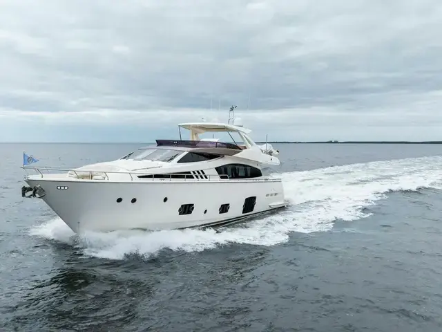 Ferretti Yachts 800