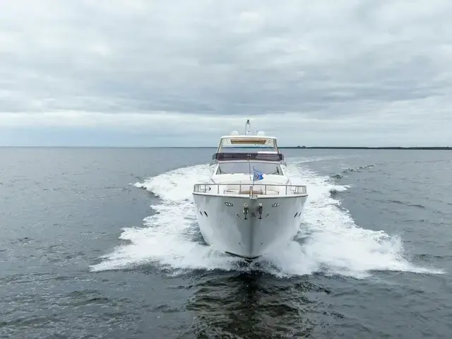 Ferretti Yachts 800