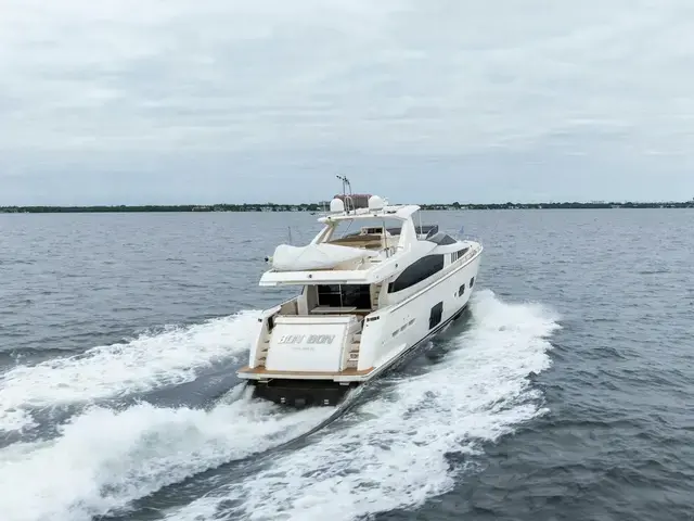 Ferretti Yachts 800