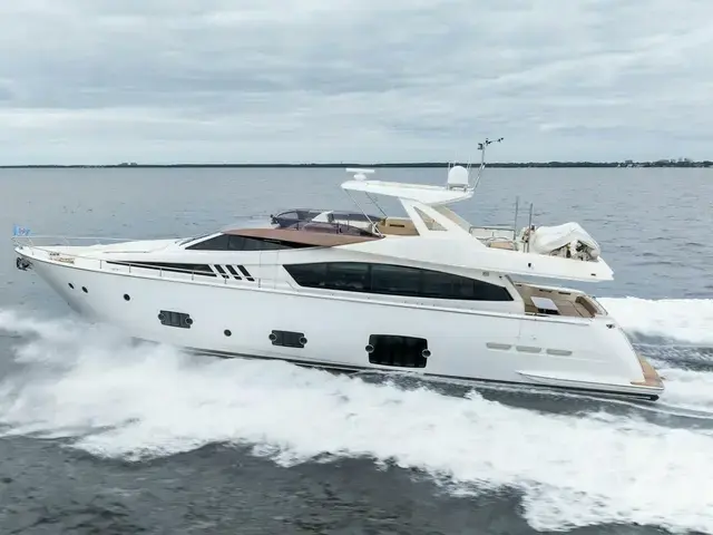 Ferretti Yachts 800