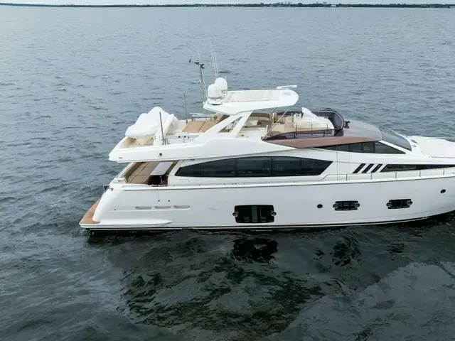 Ferretti Yachts 800