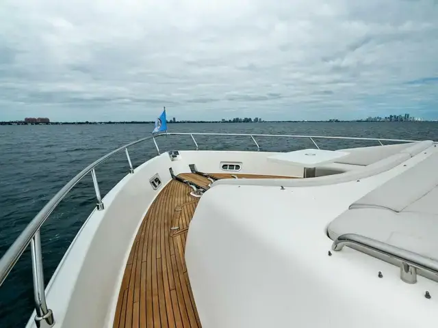 Ferretti Yachts 800