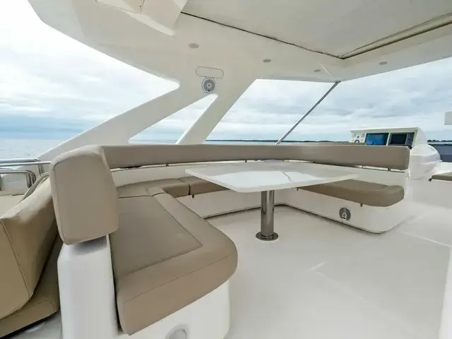 Ferretti Yachts 800