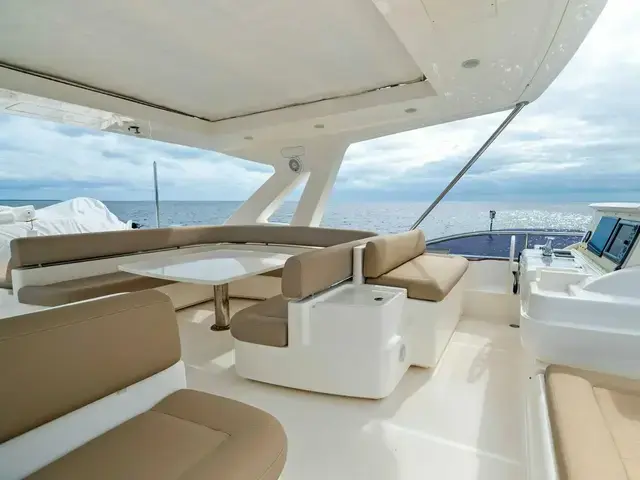 Ferretti Yachts 800