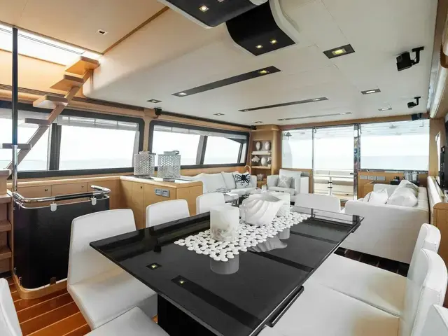 Ferretti Yachts 800