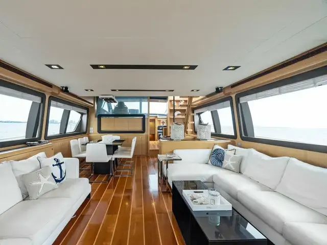 Ferretti Yachts 800