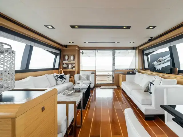 Ferretti Yachts 800