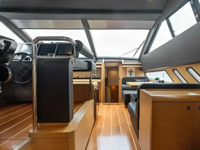 Ferretti Yachts 800