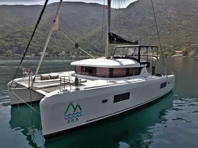 Lagoon 42