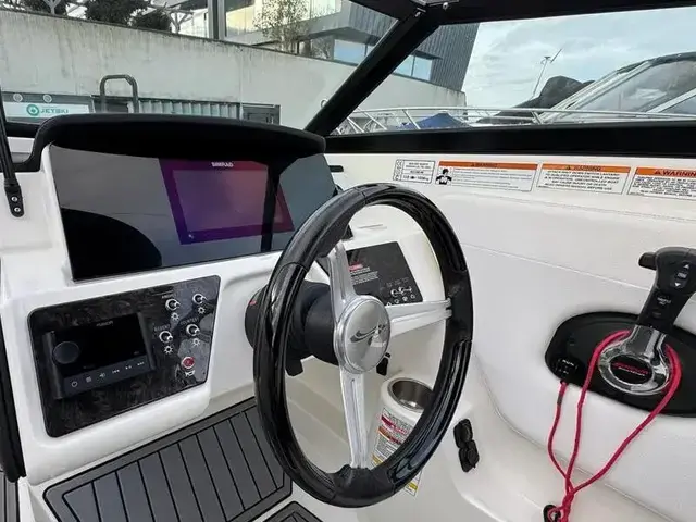 Sea Ray 230 Slx