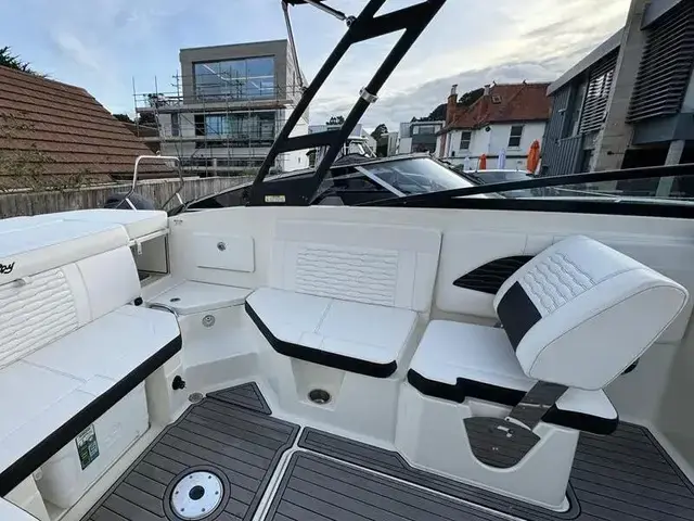 Sea Ray 230 Slx